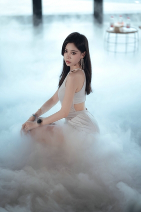 [YITUYU]艺图语 2025.08.13 雾 璐璐 [13P-50MB]