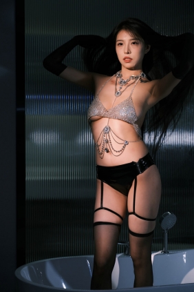 [YITUYU]艺图语 2025.04.10 金钱美人 彤彤 [14P-682MB]