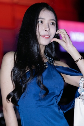 精选街拍视频 No.9816 蓝裙高跟美女 [104P-780MB]