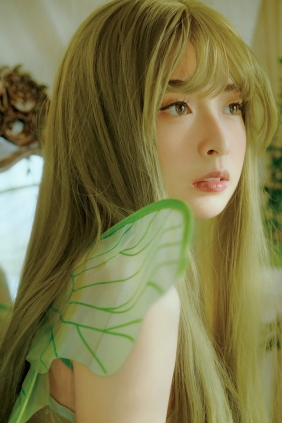 [YITUYU]艺图语 2025.04.06 她是精灵 满银河乱跑 [24P-527MB]