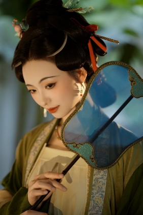 [YITUYU]艺图语 2025.08.27 红了樱桃，绿了芭蕉 小羊爱干饭 [24P-384MB]