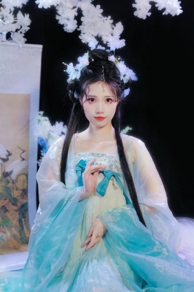 [YITUYU]艺图语 2025.05.16 天仙子 云朵有点甜 [16P-235MB]