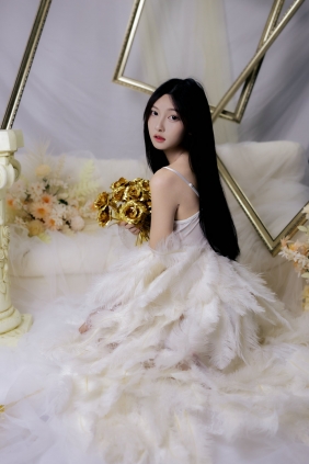 [YITUYU]艺图语 2025.09.17 羽毛写真 盖盖 [29P-390MB]