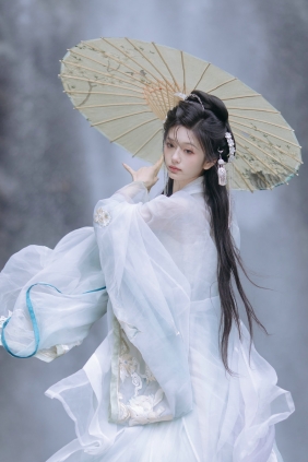 [YITUYU]艺图语 2025.04.03 法修大师姐 赤嫣在这里～[19P-309MB]