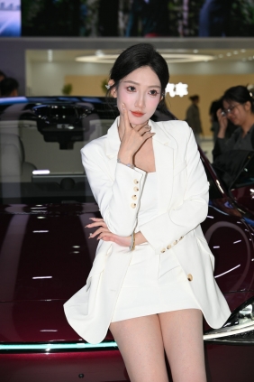 精选街拍视频 No.9903 大白腿大瑞瑞 [129P-2.45GB]