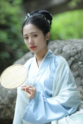 [YITUYU]艺图语 2025.04.29 浣溪沙 是雨诗呀 [26P-170MB]