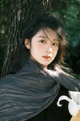 [YITUYU]艺图语 2025.09.10 她有种近乎神性的美 藍见冬 [12P-209MB]