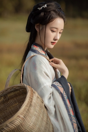 [YITUYU]艺图语 2025.05.20 梦柯 芝月 [19P-295MB]