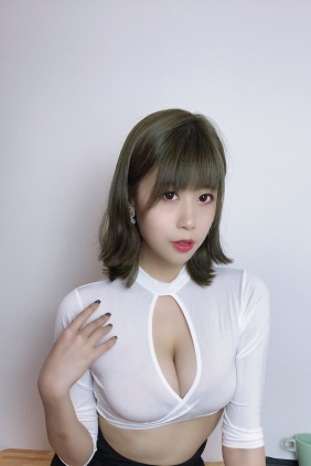 萌妹奈汐酱nice - 不务正业小秘书 [51P4V-595MB]