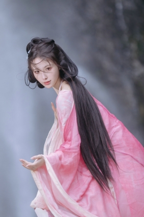 [YITUYU]艺图语 2025.04.11 红粉佳人 一小枝枝枝枝 [17P-296MB]