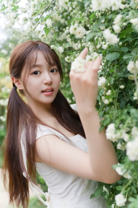 [YITUYU]艺图语 2025.06.24 蔷薇小可爱 小亿 [32P-500MB]