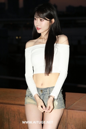 精选街拍视频 No.9972 清纯甜美热裤美腿 [151P-1.10GB]