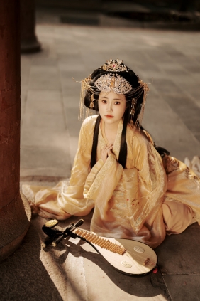 [YITUYU]艺图语 2025.09.07 亡国公主人像拍摄 MIKO [14P-168MB]