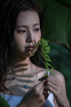 [YITUYU]艺图语 2025.08.30 雨打芭蕉 [17P-100MB]