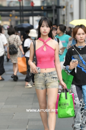 精选街拍视频 No.9878 冷艳牛仔短裤 [57P-1.20GB]