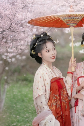 [YITUYU]艺图语 2025.10.19 一朝春雨落·十里春花开 遥七不卖鸡毛菜+佳妃 [9P-168...