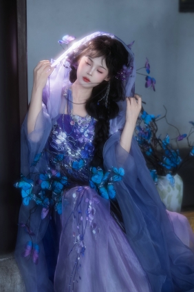 [YITUYU]艺图语 2025.09.26 紫蝶 丸子不吃辣 [18P-154MB]