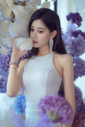 [YITUYU]艺图语 2025.08.12 紫色浪漫 璐璐 [13P-80MB]