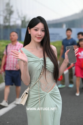 精选街拍视频 No.9454 优雅绿色长裙 [108P-2.17GB]