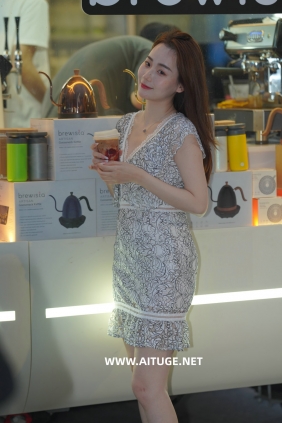 精选街拍视频 No.9061 白色绣花连衣裙 [136P-1.95GB]
