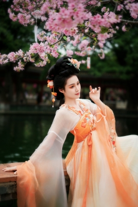 [YITUYU]艺图语 2025.08.19 樱花树下 艳子 [18P-232MB]