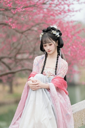 [YITUYU]艺图语 2025.04.10 梅花盛开 湫一只岁岁 [24P-696MB]