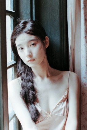 [YITUYU]艺图语 2025.07.04 像一场电影 tree [14P-142MB]