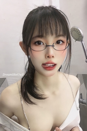 DreamlikeUwU - Shower [40P3V-384MB]