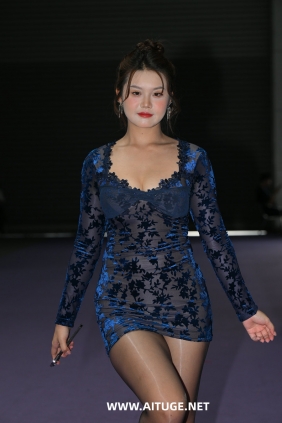 精选街拍视频 No.9719 微胖网红小矫情 [158P-4.18GB]