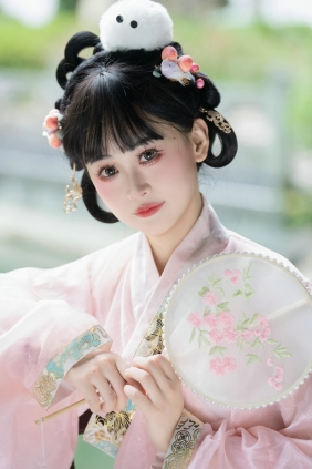 [YITUYU]艺图语 2025.09.20 粉色好可爱 湫一只岁岁 [60P-1.69GB]