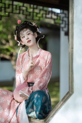 [YITUYU]艺图语 2025.08.28 小桃仙 甜心芽芽 [17P-278MB]