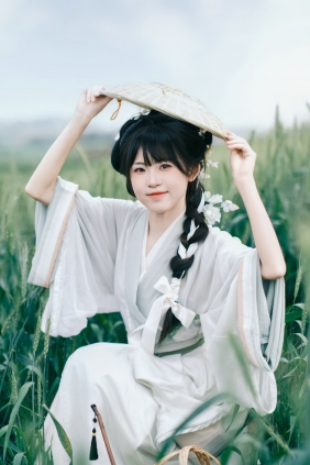 [YITUYU]艺图语 2025.08.09 春天的麦田是一片绿色的海 1010 [18P-252MB]