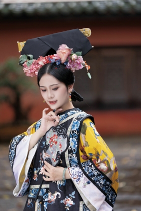 [YITUYU]艺图语 2025.04.19 忆平生 热美式小怪 [34P-429MB]