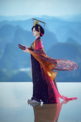 [YITUYU]艺图语 2025.07.31 千里江山图 龙妹儿 [13P-210MB]