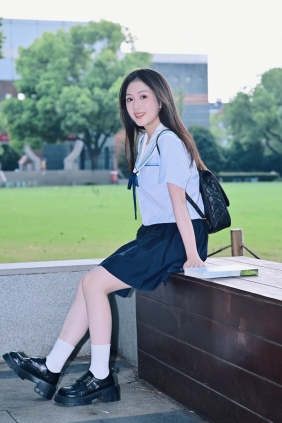 [YITUYU]艺图语 2025.08.23 放学等我 Vicky [13P-174MB]