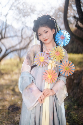 [YITUYU]艺图语 2025.09.13 梅花古风人像拍摄 吧啦吧啦 [14P-100MB]