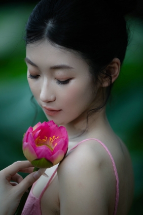 [YITUYU]艺图语 2025.07.17 荷花与少女 牛排小王子 [15P-85MB]