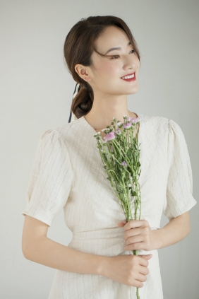 [YITUYU]艺图语 2025.04.10 花都开好了 周旭旭 [22P-395MB]