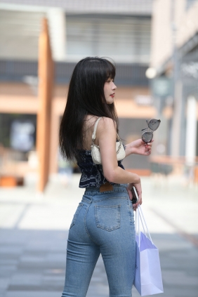 精选街拍视频 No.8521 帅气飒爽牛仔女郎 [153P-3.01GB]