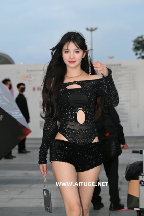 精选街拍视频 No.9298 甜美黑色短裤 [90P-1.69GB]