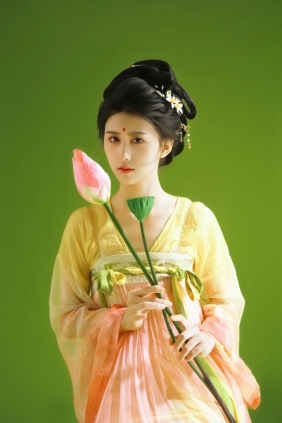 [YITUYU]艺图语 2025.07.18 绿色 小雨 [26P-248MB]