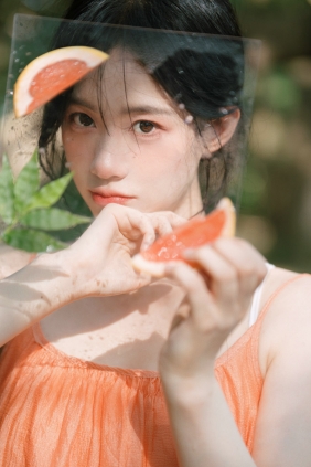 [YITUYU]艺图语 2025.08.28 感受夏日的色彩 康渝茜Niki [16P-126MB]