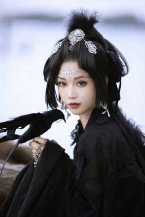 [YITUYU]艺图语 2025.04.09 乌鸦拟人 晚晚 [35P-347MB]