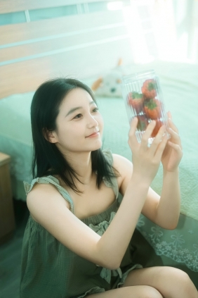 [YITUYU]艺图语 2025.08.08 草莓味少女 桐桐 [14P-195MB]