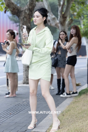 精选街拍视频 No.9844 温婉绿色裙装 [140P-1.01GB]