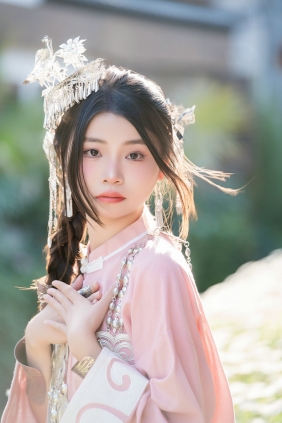 [YITUYU]艺图语 2025.04.19 月亮的女儿 杨敏婷 [14P-161MB]