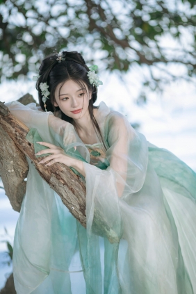 [YITUYU]艺图语 2025.05.01 小青鸟 赤嫣在这里～ [20P-409MB]