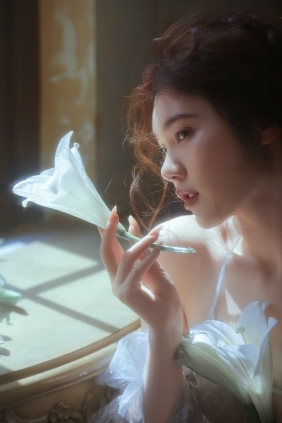 [YITUYU]艺图语 2025.09.05 百合少女 Chensuy333 [17P-313MB]