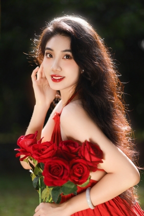 [YITUYU]艺图语 2025.06.30 盛夏玫瑰 绝味小狮 [15P-204MB]