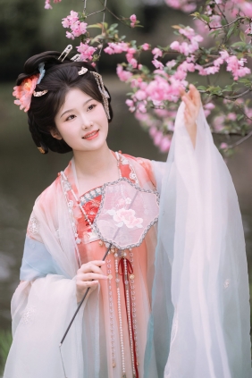 [YITUYU]艺图语 2025.06.21 海棠春色 静若初夏 [43P-497MB]